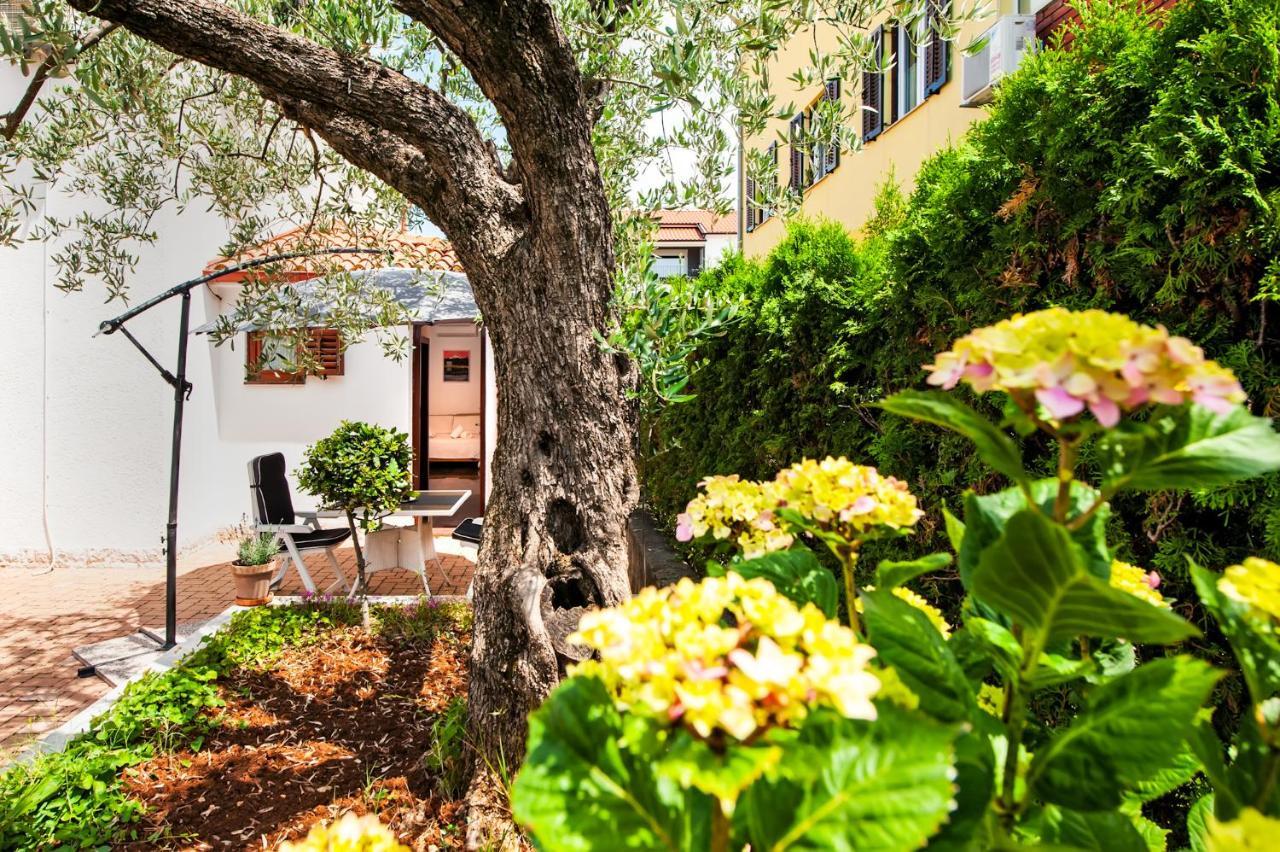 Apartments Carmelo Rovinj Bagian luar foto