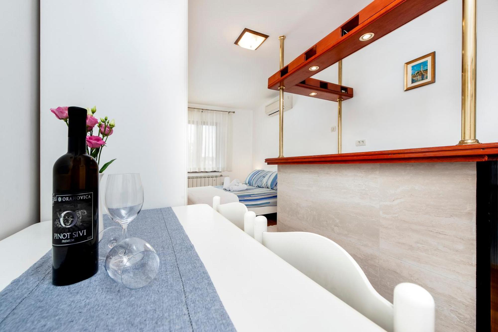 Apartments Carmelo Rovinj Bagian luar foto